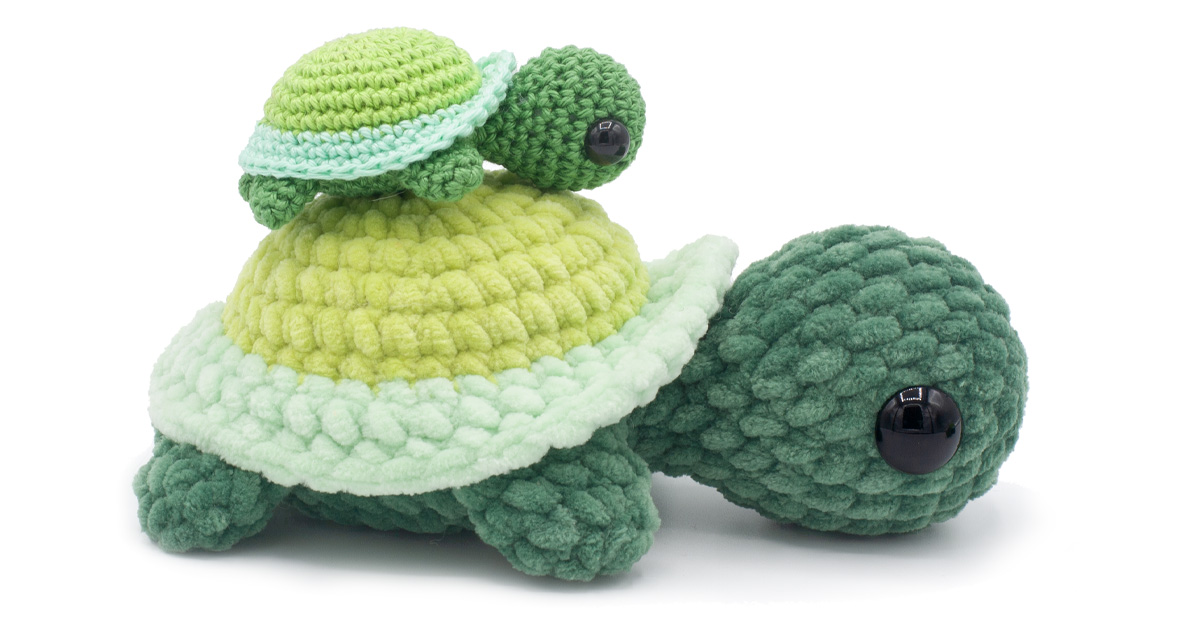 Almost no sew crochet turtle keychain by DIY Fluffies